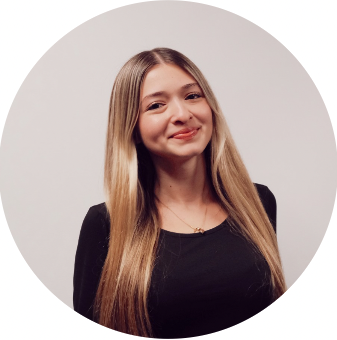 Alexa Llovet Headshot